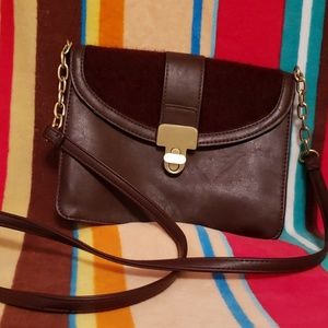 !! PRICE DROP !! Stylish cross body